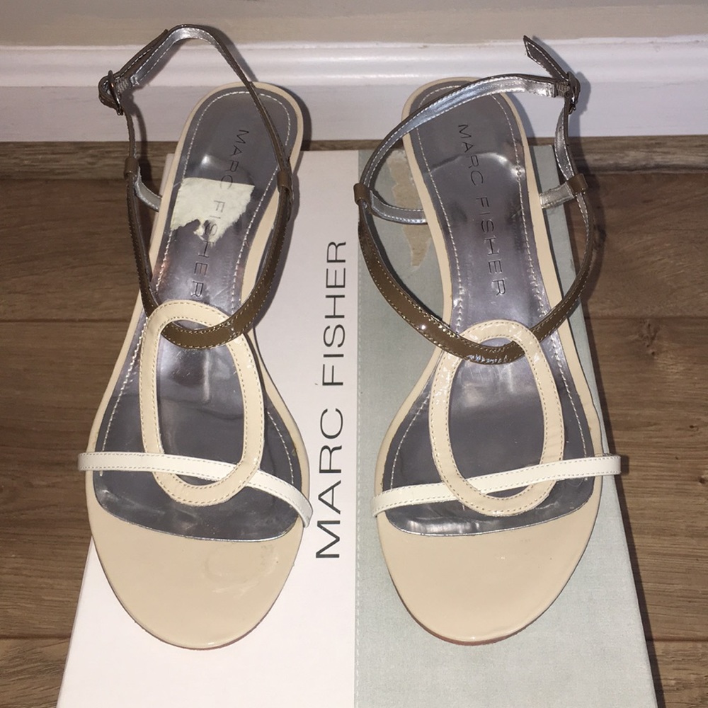 Patent leather sandal wedged heel